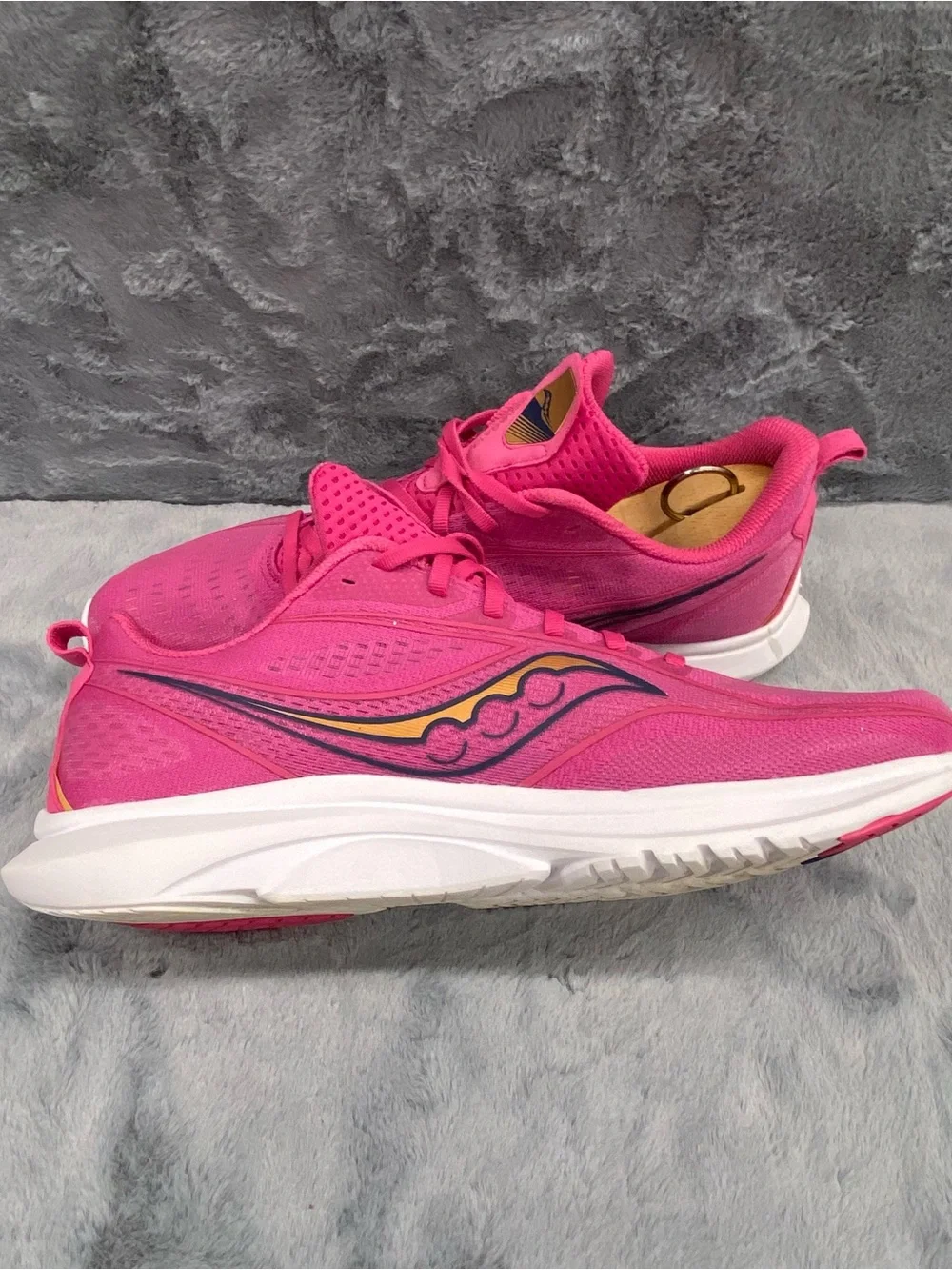Saucony Kinvara 13 Mens Size 12 Pink & White Running Trainers Lightweight Shoes
